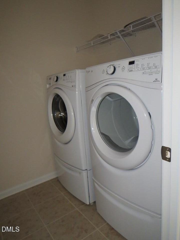 3908 Valley Side Ct - Photo 7 of 15