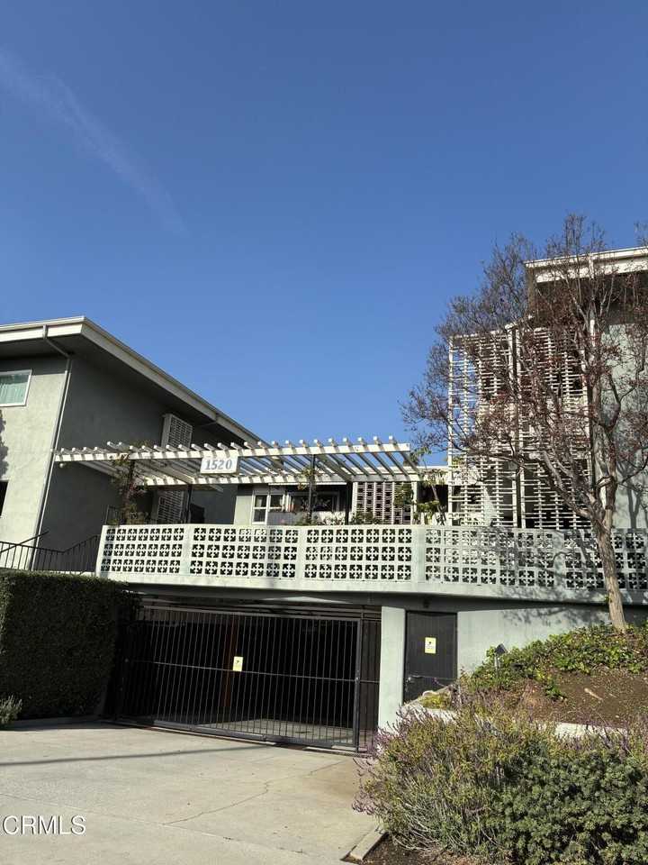 1520 Spruce St #8 - Photo 2 of 21