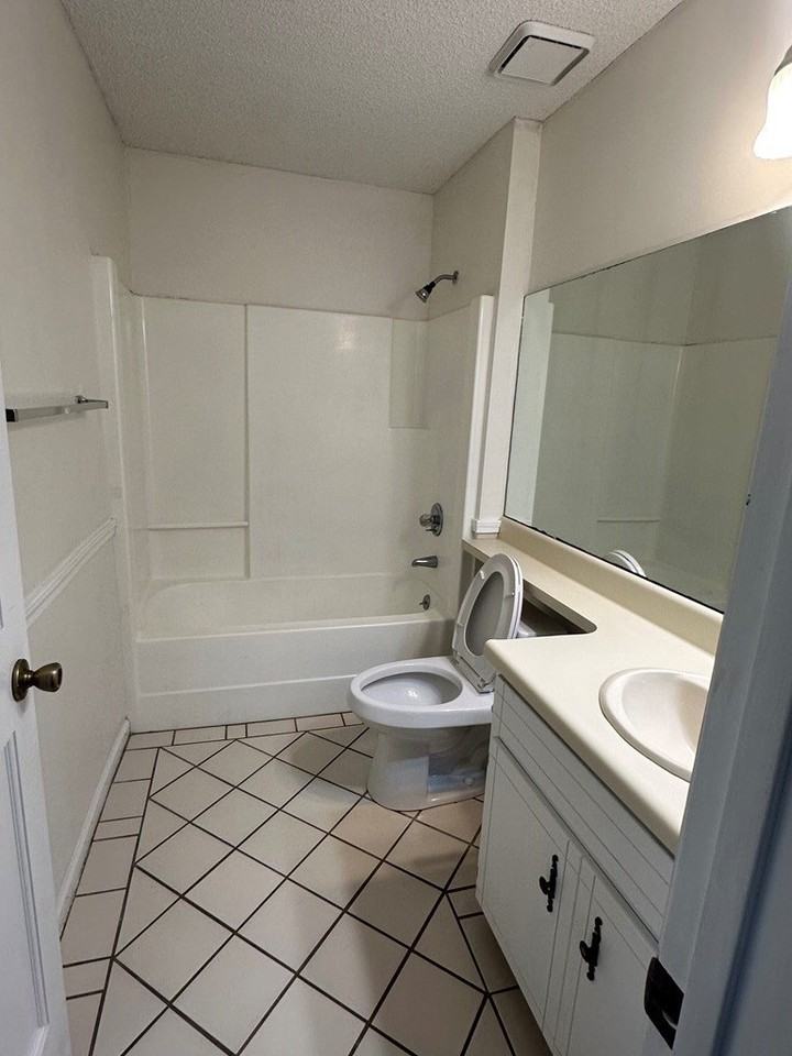 2834 Willow Wood Cir - Photo 7 of 11