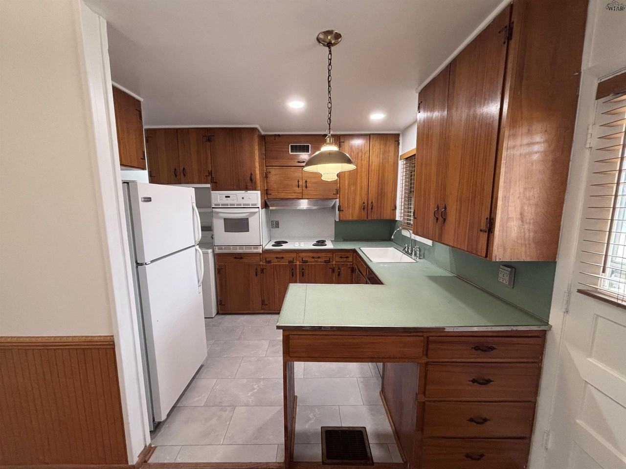 4300 Hughes Dr - Photo 6 of 22