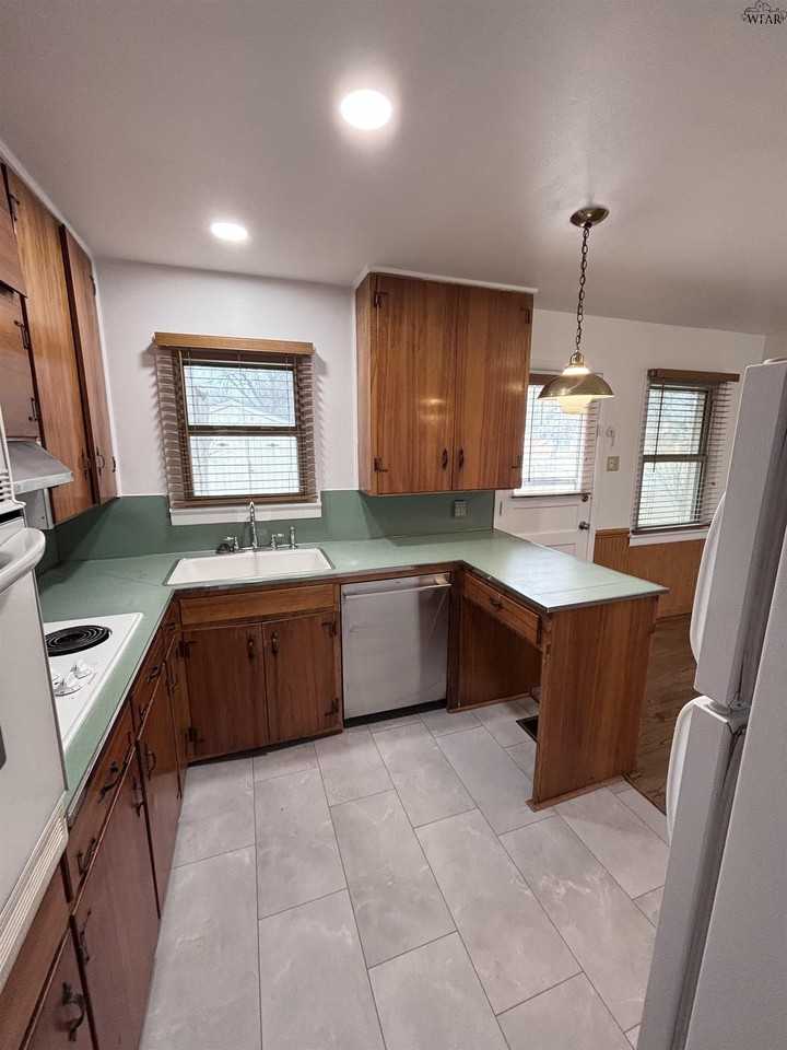 4300 Hughes Dr - Photo 7 of 22