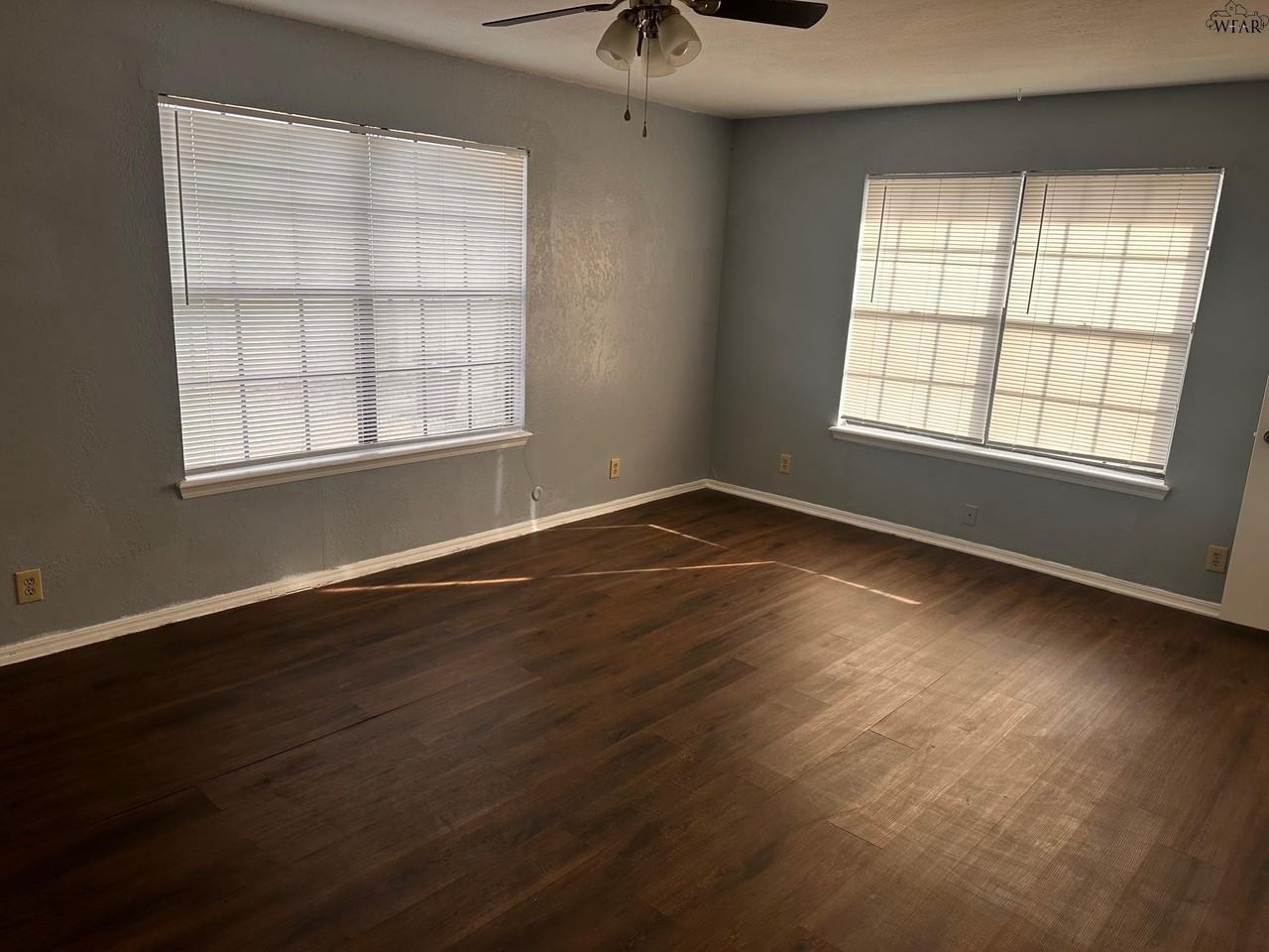 4445 Mcniel Ave - Photo 3 of 7