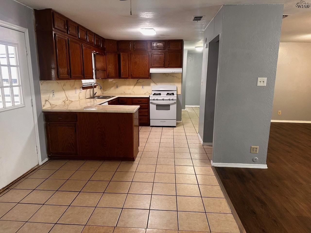 4445 Mcniel Ave - Photo 4 of 7