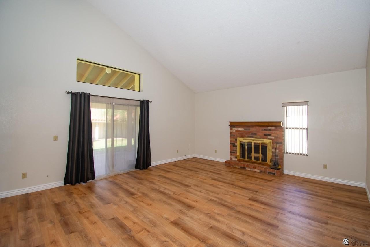 10201 S Del Rey Dr - Photo 3 of 19