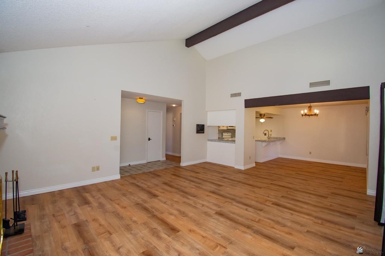 10201 S Del Rey Dr - Photo 4 of 19