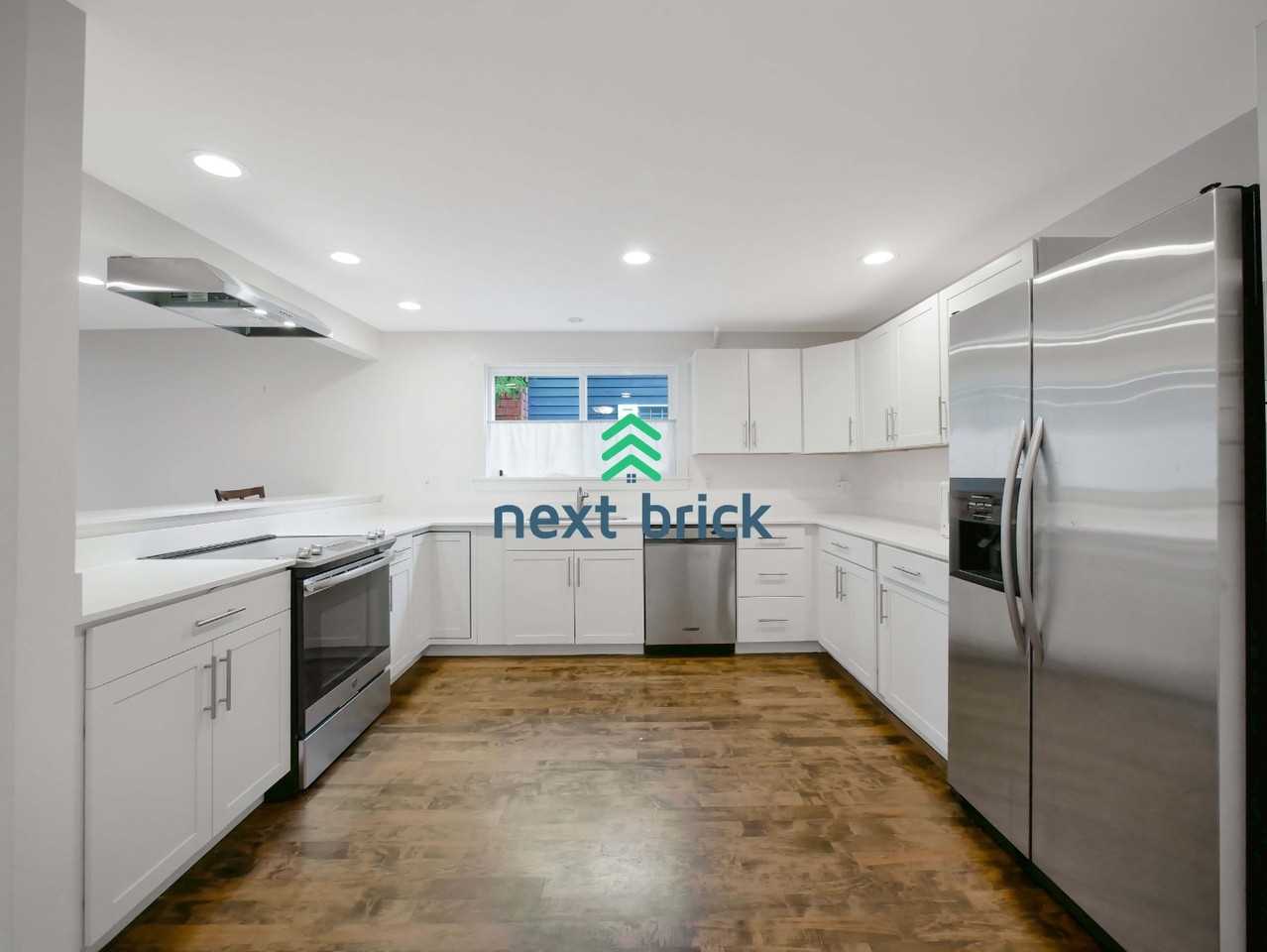 13709 115th Ave Ne - Photo 2 of 20