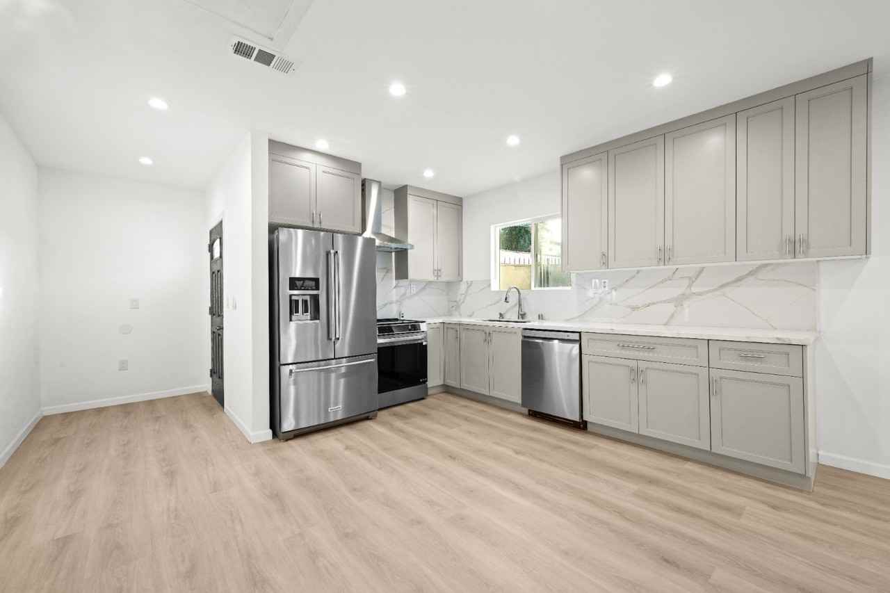 1642 S Crest Dr - Photo 6 of 24