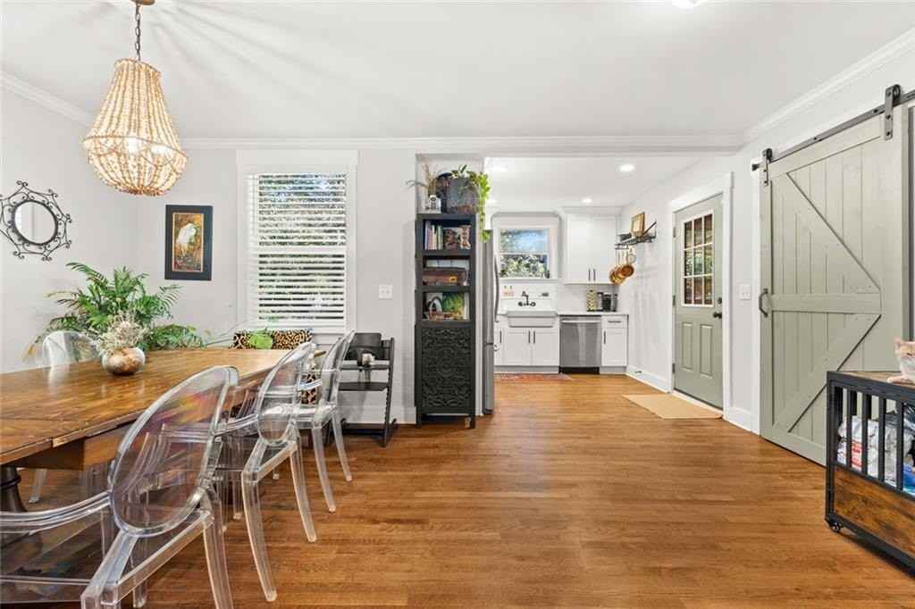 1552 Belmont Ave Sw - Photo 7 of 35