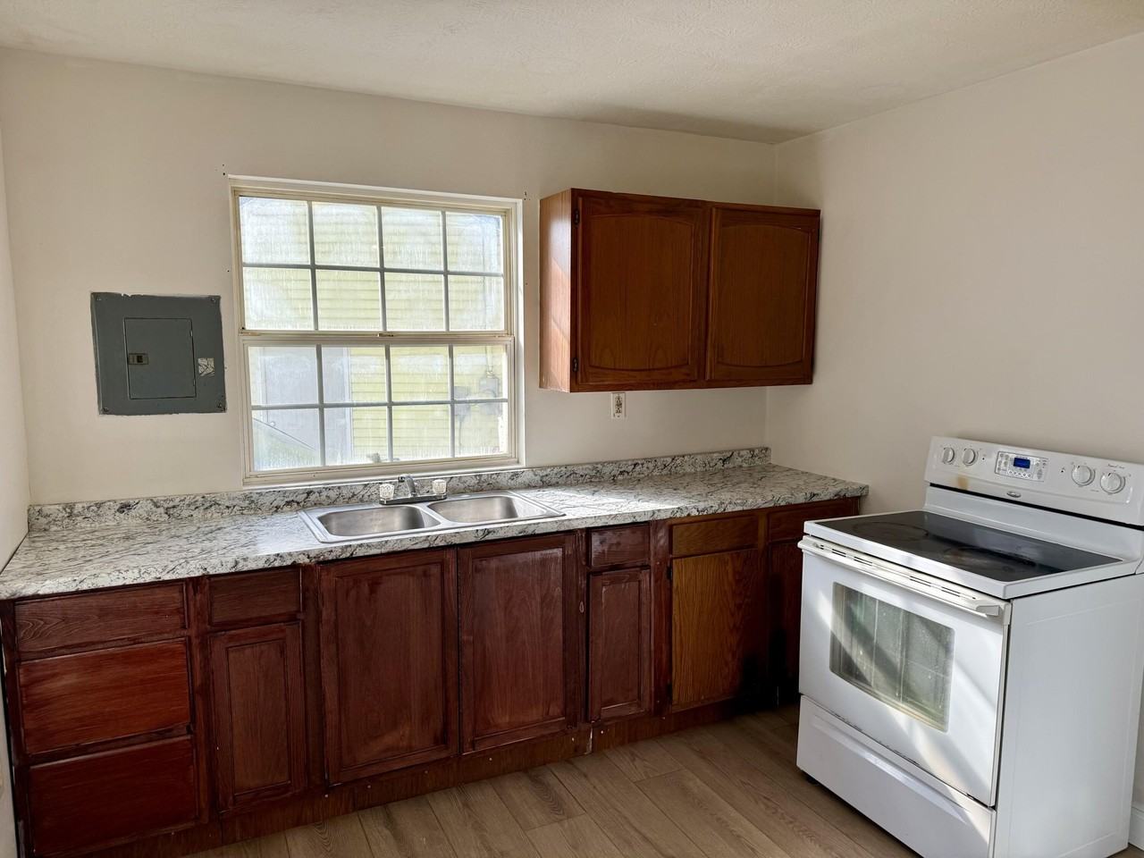 2001 Dixon St - Photo 5 of 9