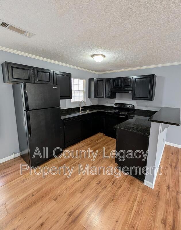 4677 Lois Dr - Photo 3 of 9