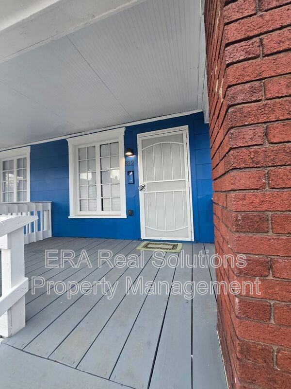 812 Seymour Ave - Photo 4 of 16