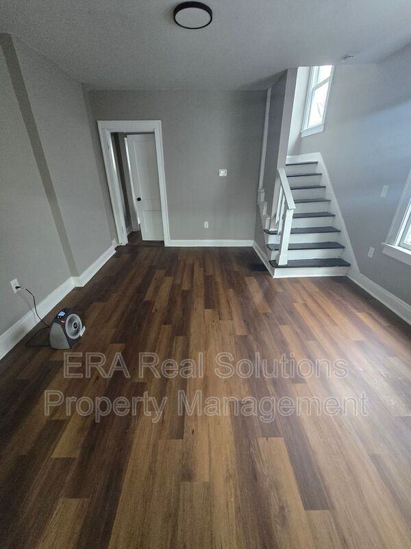 812 Seymour Ave - Photo 5 of 16