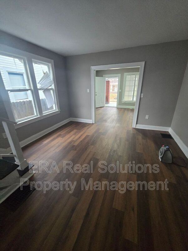 812 Seymour Ave - Photo 6 of 16