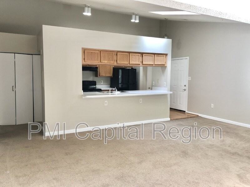 2812 Clear Shot Dr #12 - Photo 4 of 28