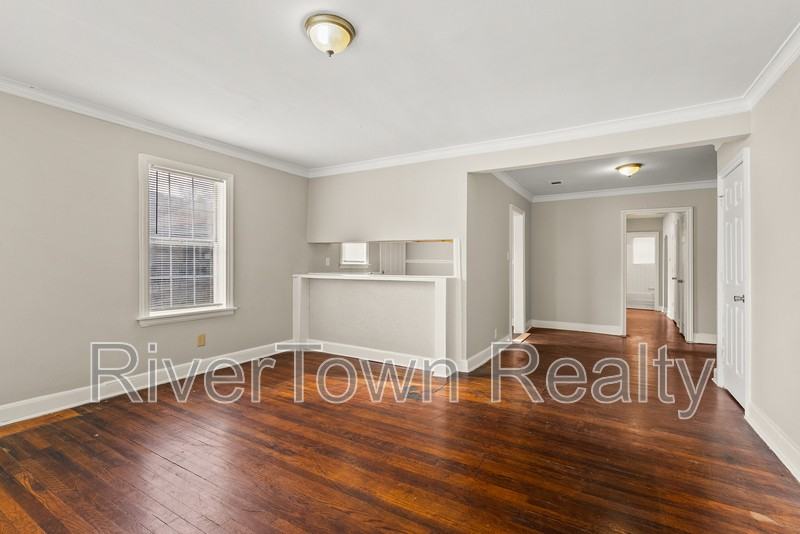 1093 N Watkins St - Photo 3 of 17