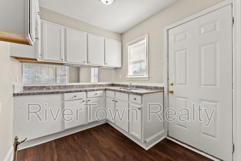 1093 N Watkins St - Photo 5 of 17