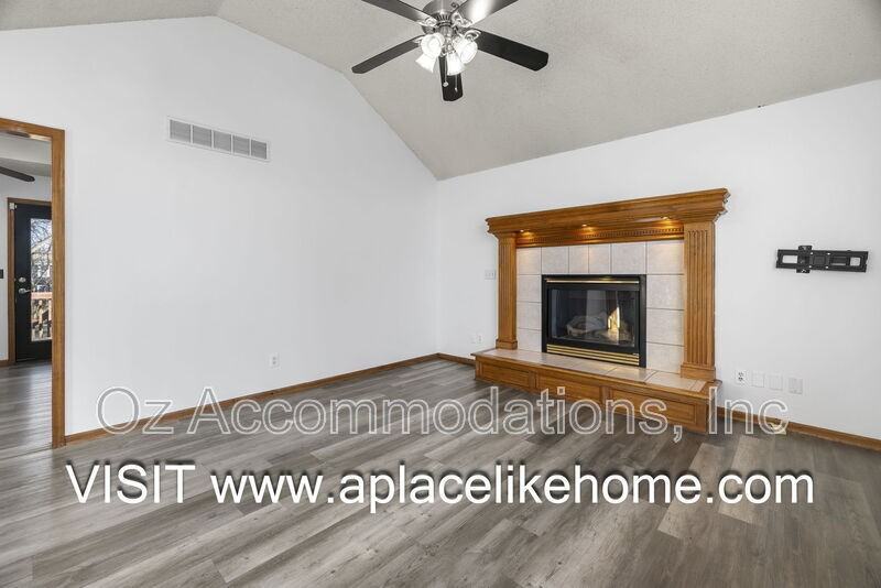 313 S Darrowby Dr - Photo 6 of 46