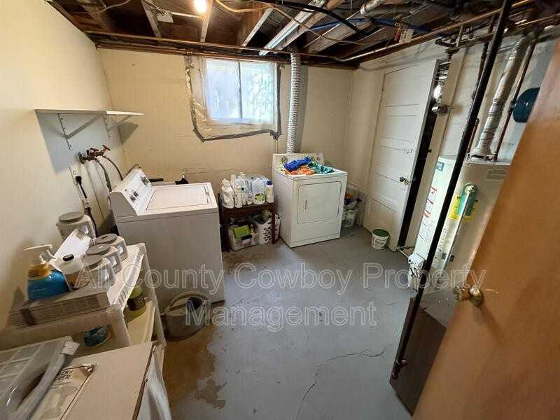 414 1/2 S 13th St - Photo 6 of 11