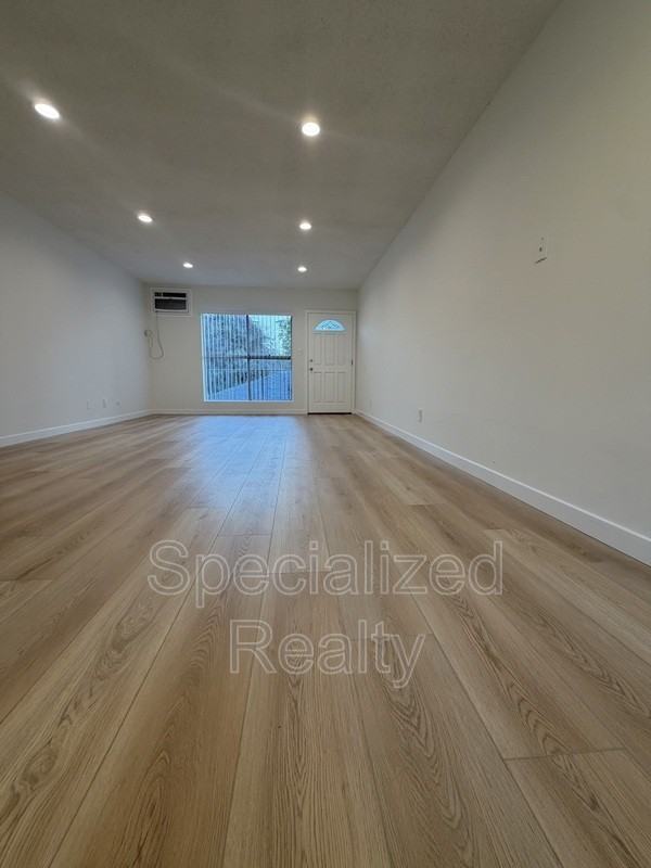 504 Hill Dr #G - Photo 3 of 7