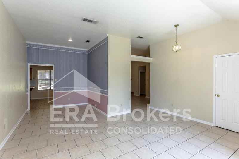 800 Silver Creek Dr - Photo 4 of 30