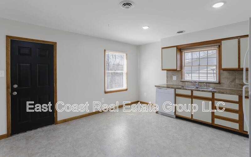 4 Fleming Dr #B - Photo 5 of 12