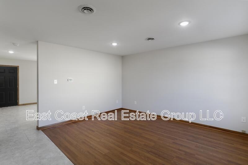 4 Fleming Dr #B - Photo 7 of 12