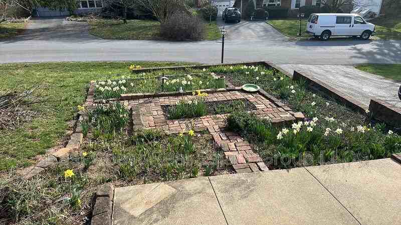 17712 Crest View Ave - Photo 2 of 4