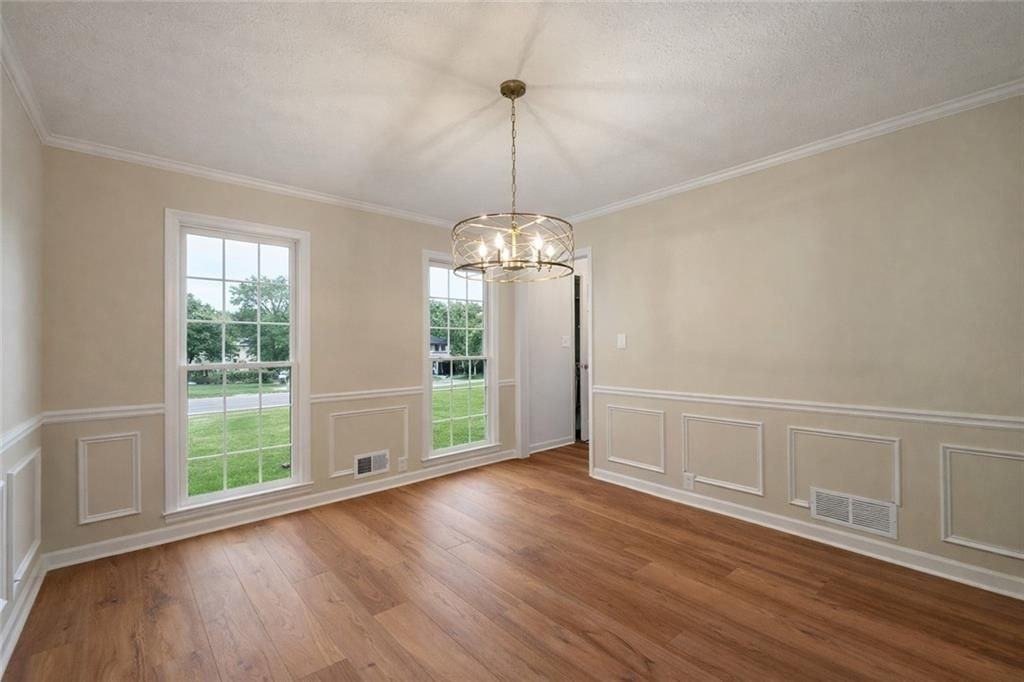 807 Oak Bridge Ln - Photo 4 of 38