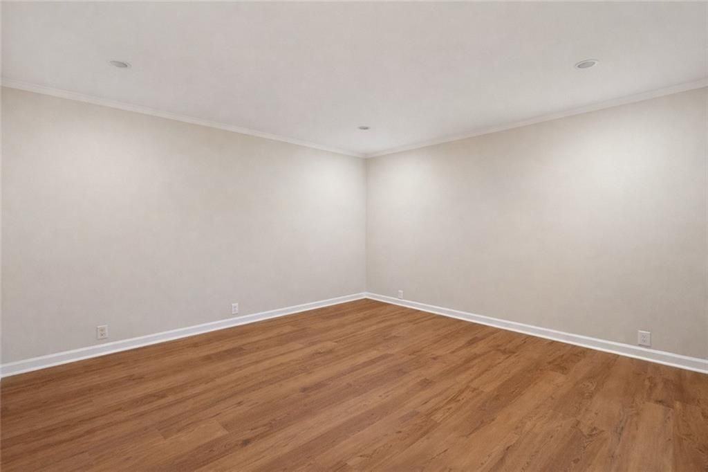 807 Oak Bridge Ln - Photo 5 of 38