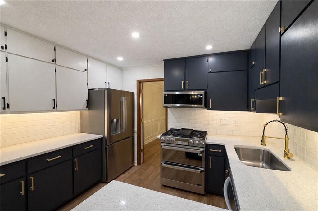 807 Oak Bridge Ln - Photo 7 of 38