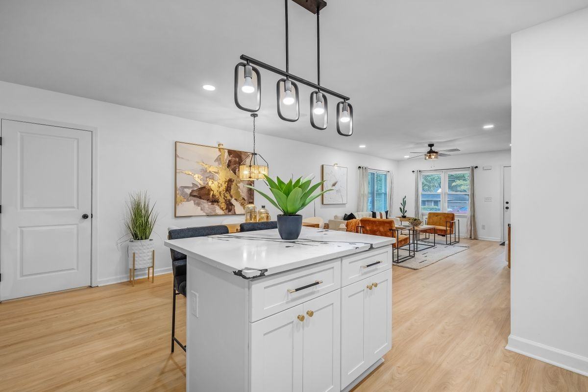 2933 Cloverhurst Dr - Photo 2 of 29