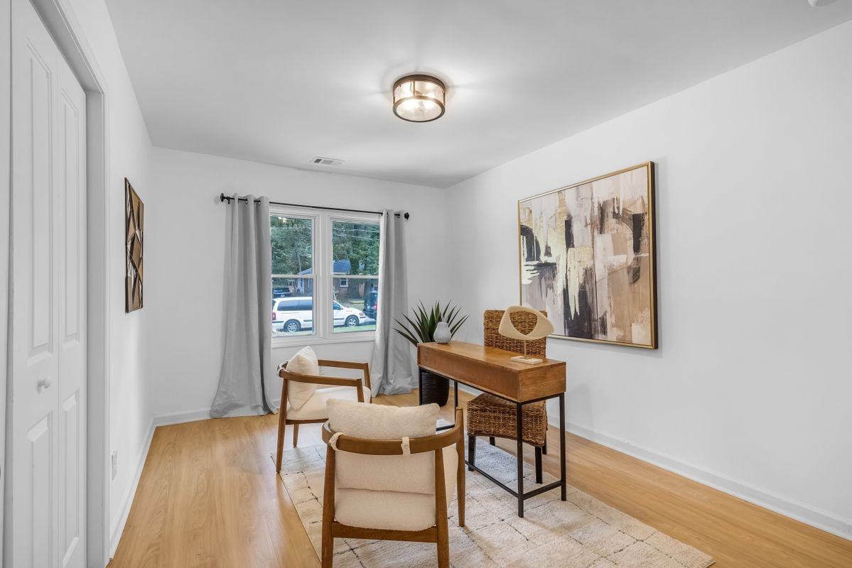 2933 Cloverhurst Dr - Photo 3 of 29