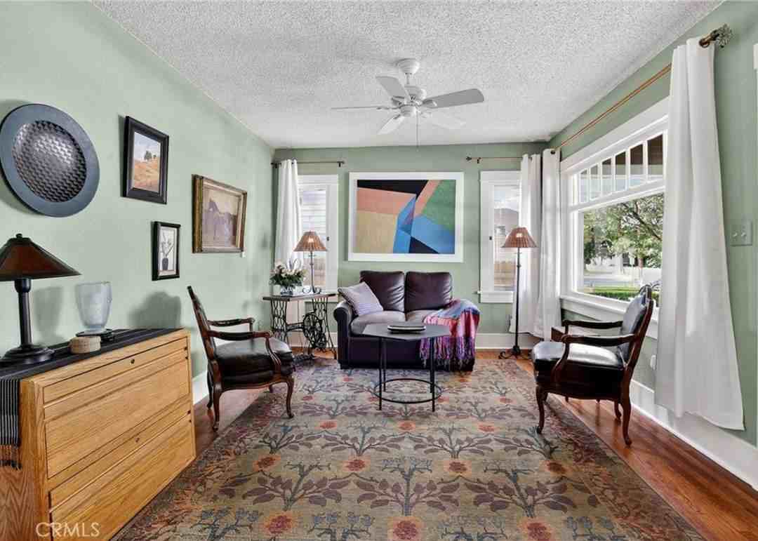 3174 Mulberry St - Photo 5 of 18