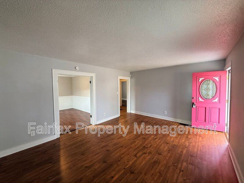 315 Georgia Ave - Photo 4 of 25