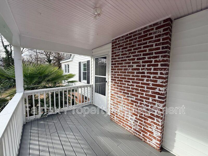 315 Georgia Ave - Photo 7 of 25