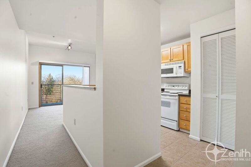 701 Columbia St #711 - Photo 4 of 19