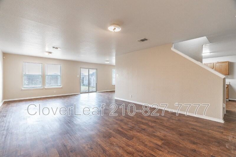 8223 Maple Meadow Dr - Photo 6 of 35