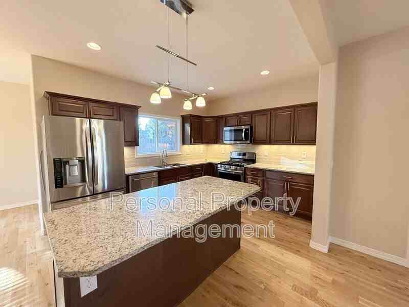 11608 Ne 2nd Ave - Photo 3 of 34