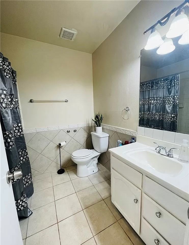 700 W La Veta Ave #O13 - Photo 2 of 8