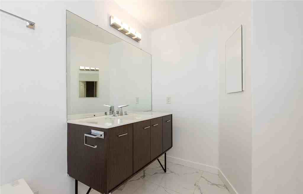 4060 Glencoe Ave - Photo 4 of 4