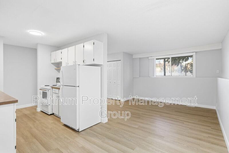 4809 52 St #2 - Photo 2 of 10