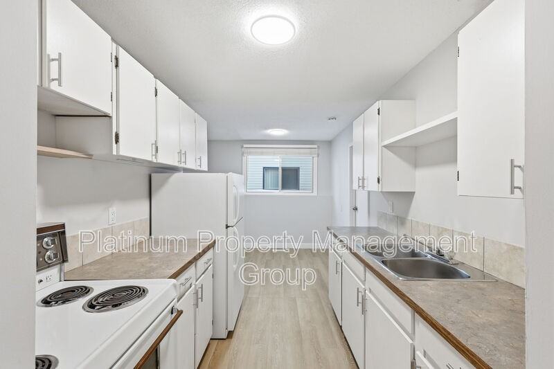 4809 52 St #2 - Photo 3 of 10