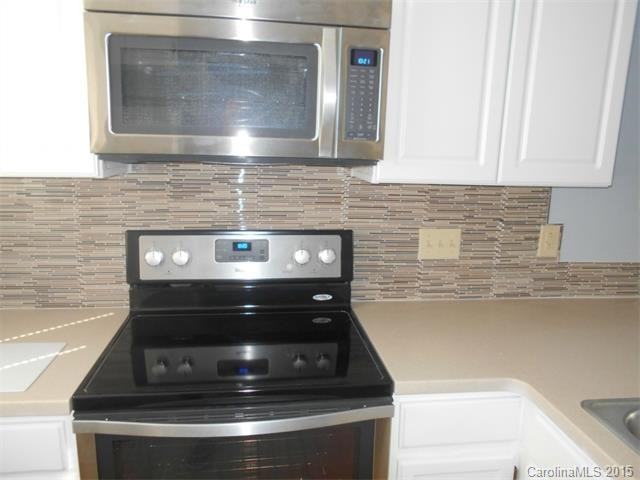 2555 Stockbridge Dr #B - Photo 5 of 20