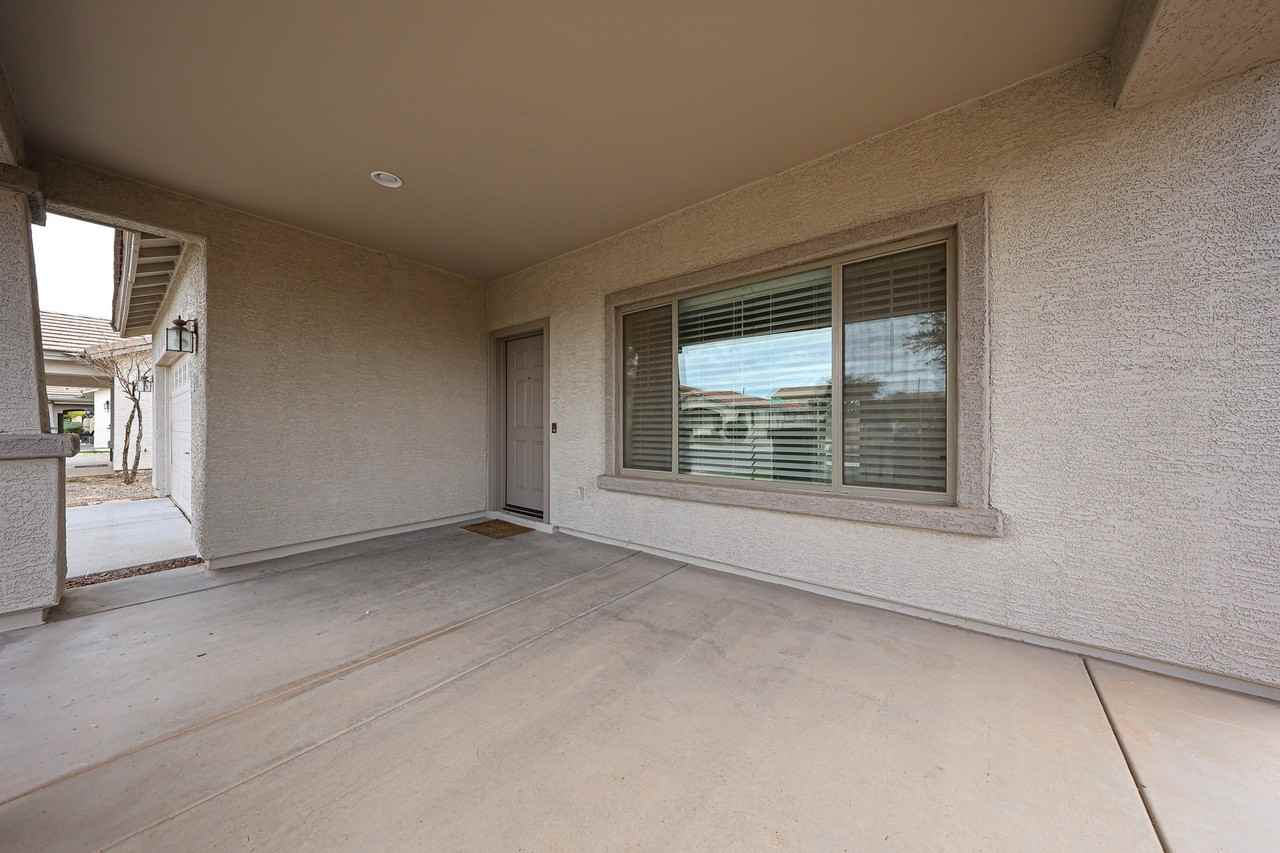 935 E Blue Spruce Ln - Photo 6 of 50