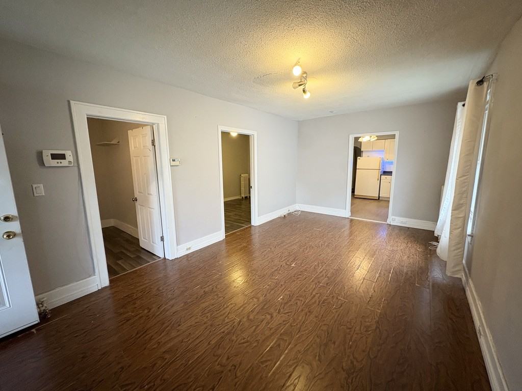 1539 Moy Ave - Photo 4 of 29