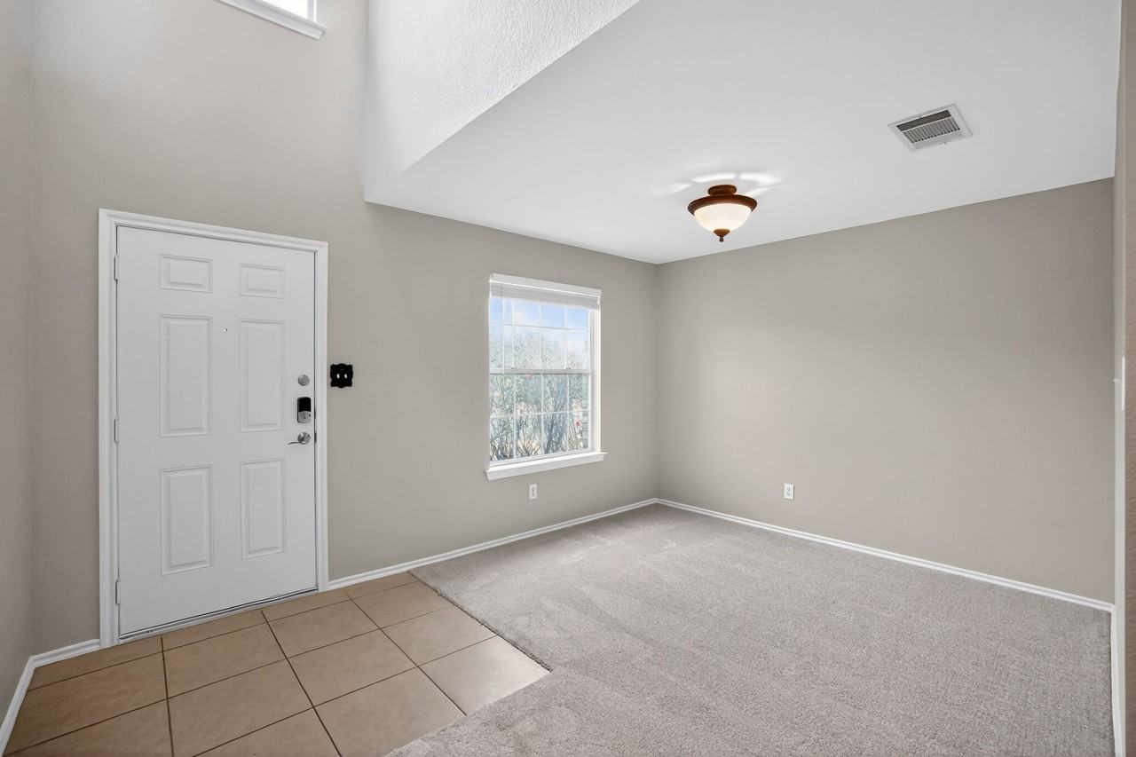 703 Indian Meadow Dr - Photo 3 of 19