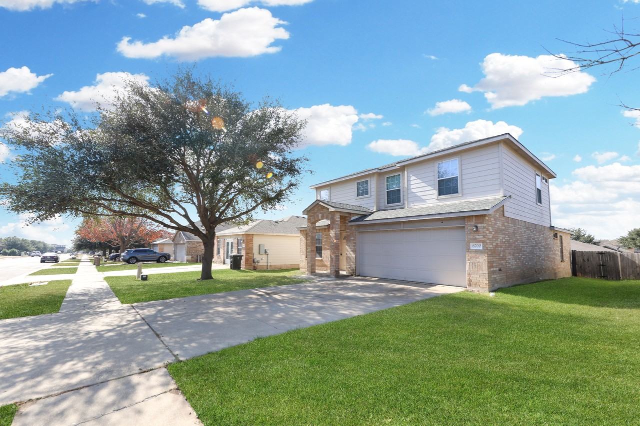 6700 Taree Loop - Photo 2 of 26