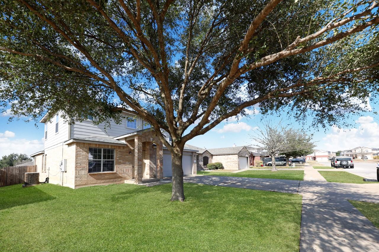 6700 Taree Loop - Photo 3 of 26