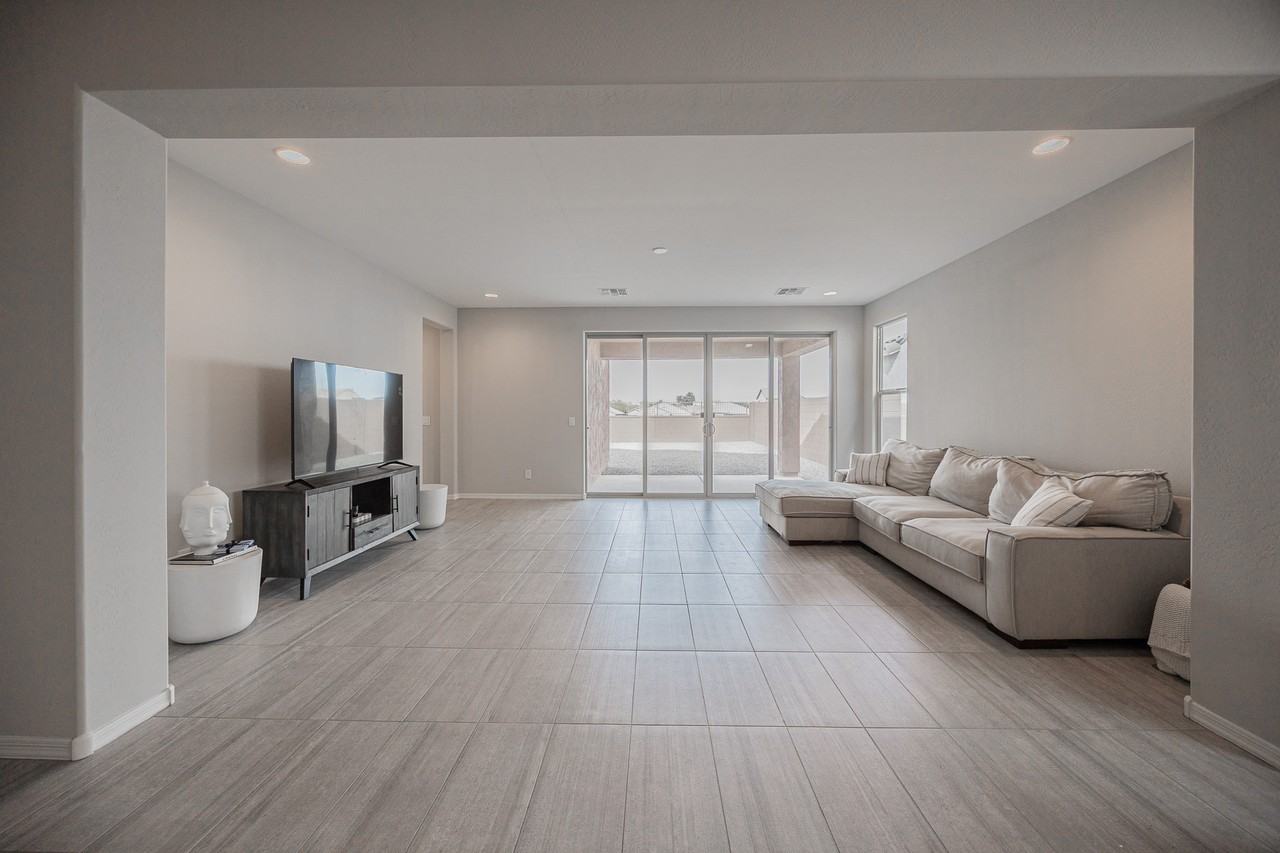 7128 W Coles Rd - Photo 5 of 28