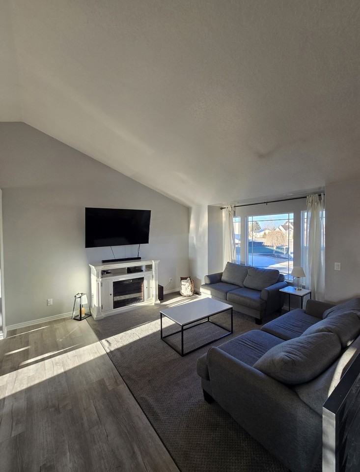 4205 Ws - Photo 3 of 16